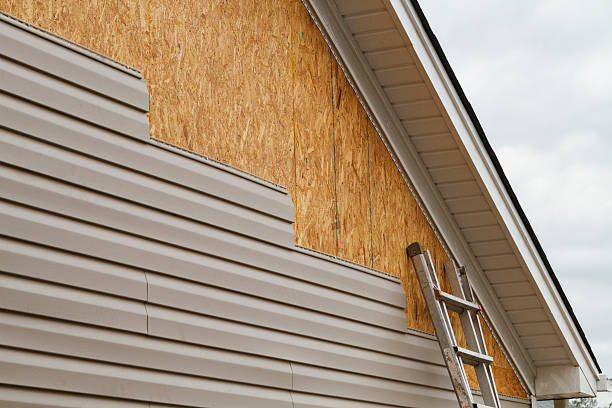 Professional Siding Replacement technician working in Lebanon, IN